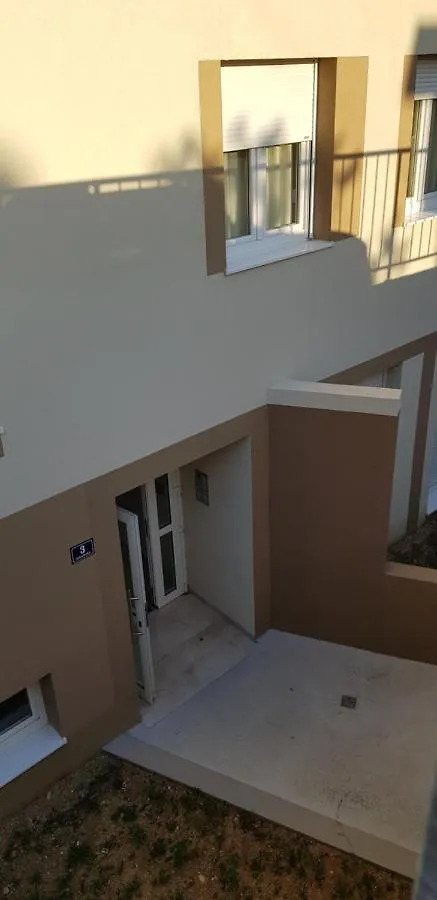 Salsa Split - Cozy Apartment 0*,